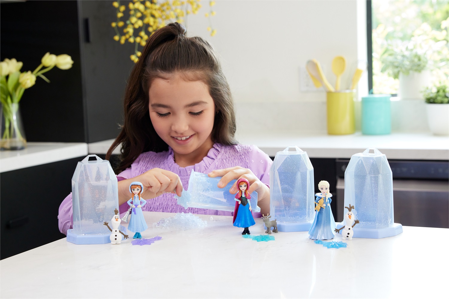 Mattel Frozen - Ice Reveal HRN73 Bambola con 6 Sorprese Nascoste in Squishy Ice