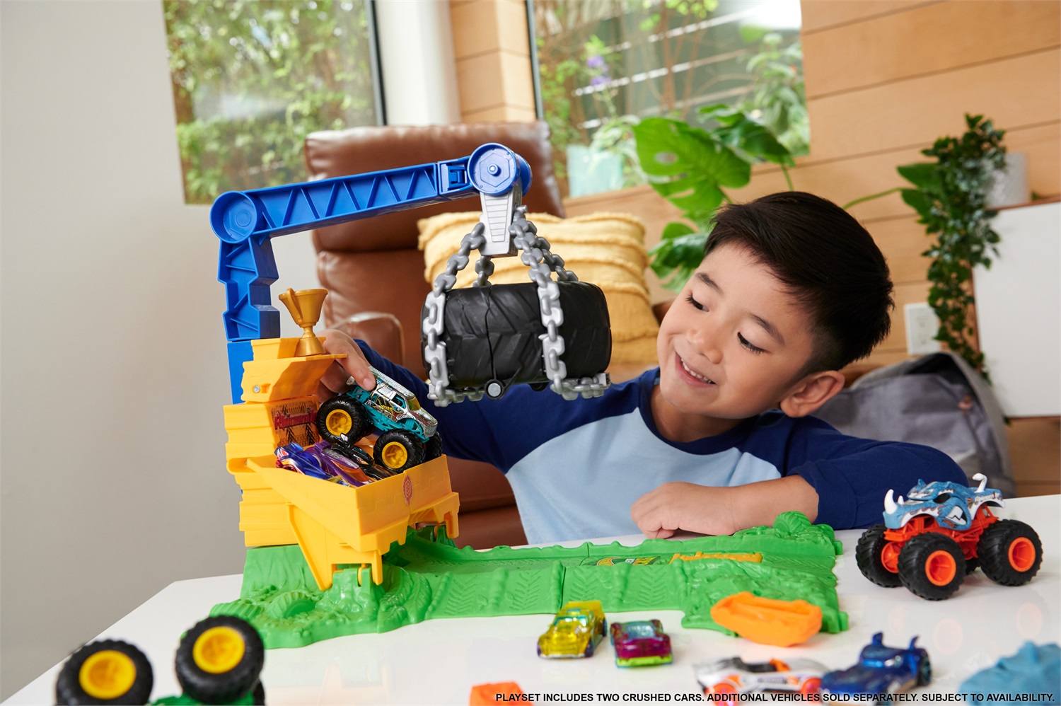 Hot Wheels Sfida Demolizione del Carico Rhinomite HTP18 - Playset con Truck in Scala 1:64 e 2 Macchinine Schiacciate
