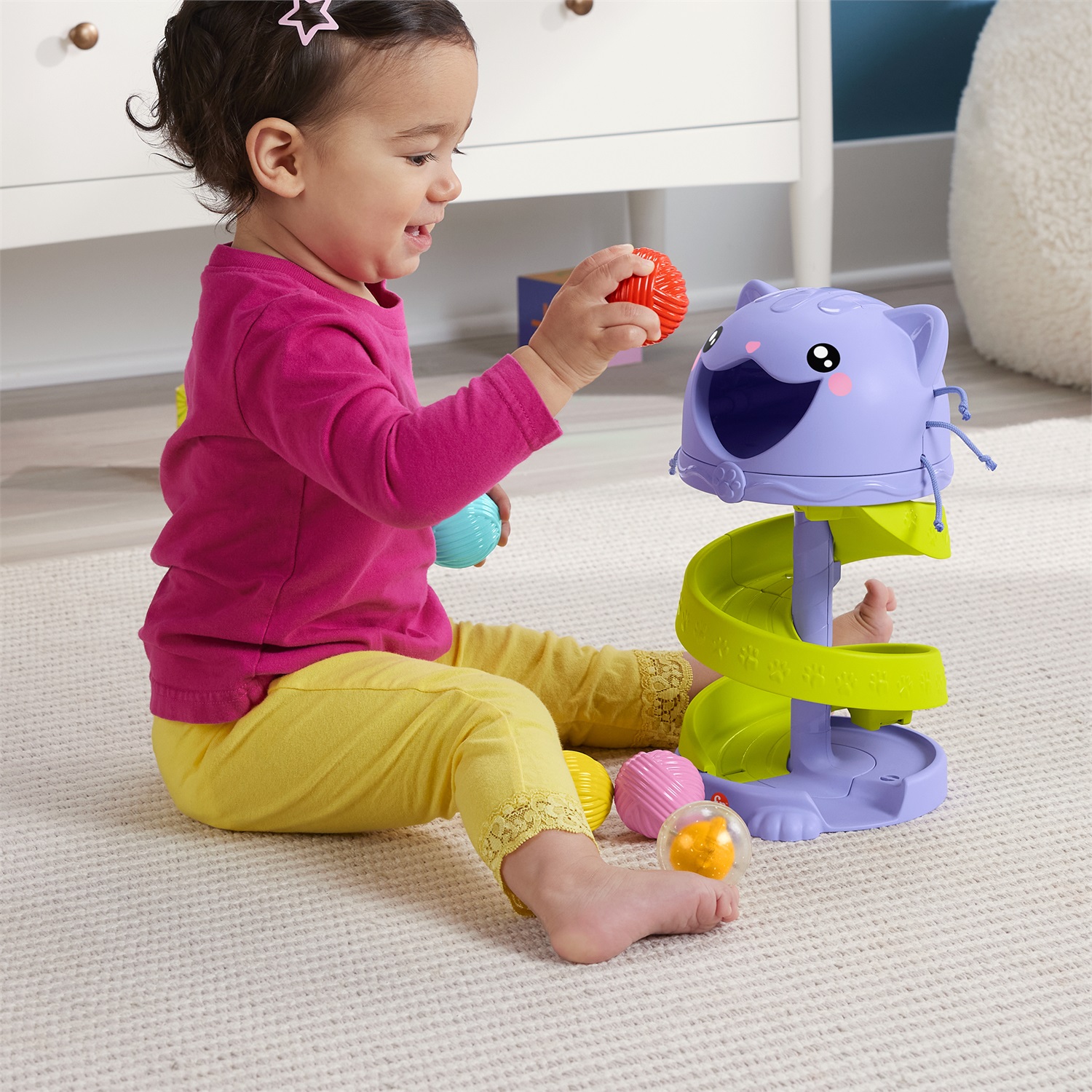 Fisher-Price Felix Mangia Gomitoli HTW92 - Giocattolo educativo interattivo per neonati e bambini con torre di palline a più livelli e 4 palline colorate