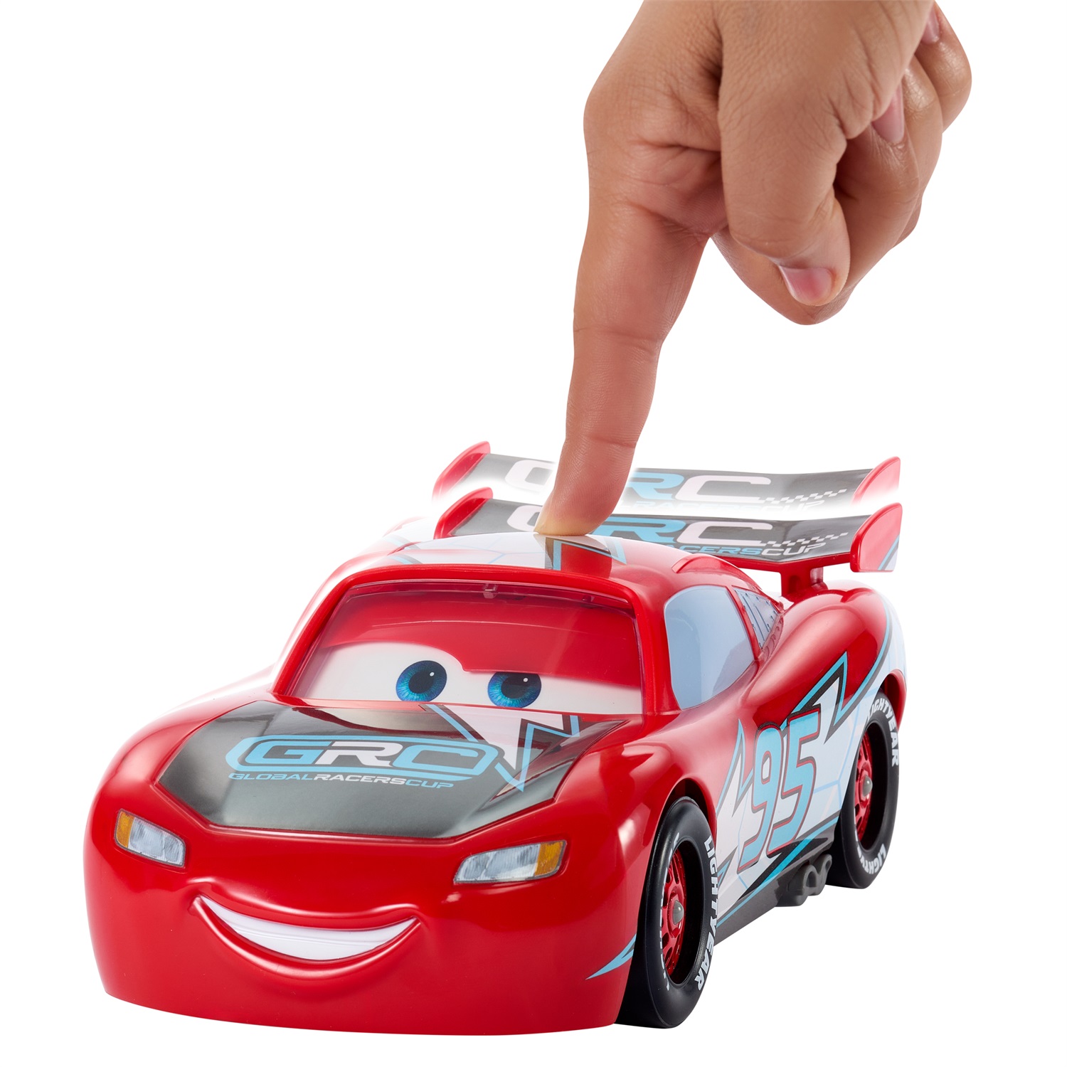 Mattel Cars - Saetta McQueen Corsa Globale Derapa e Sfreccia con 2 modalità di gioco e 4 coni per la pista, giocattolo per bambini 3 anni