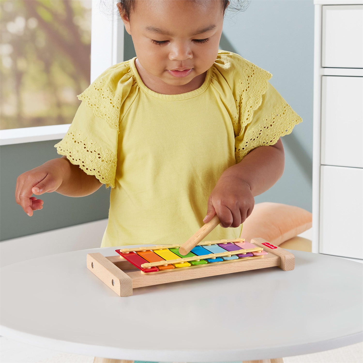 Fisher-Price Xilofono in Legno - Set Musicale con Martelletto, Sviluppo Capacità Motorie e Sensoriali, Giocattolo per Bambini 2 Anni, Certificato FSC