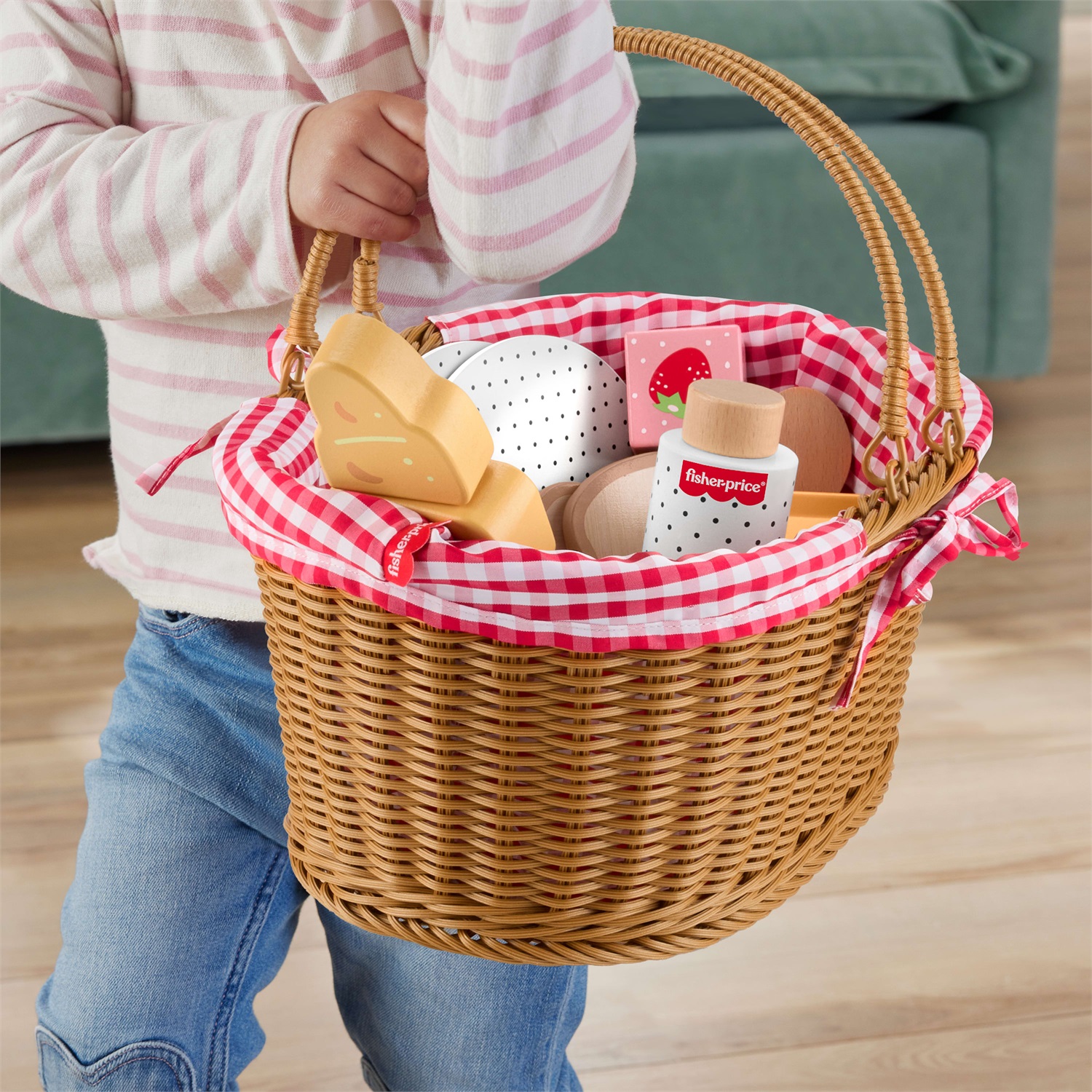 Fisher-Price - Cestino da Picnic in Legno, set da 31 pezzi con tovaglia, cibo, piatti e posate per bambini dai 3 anni