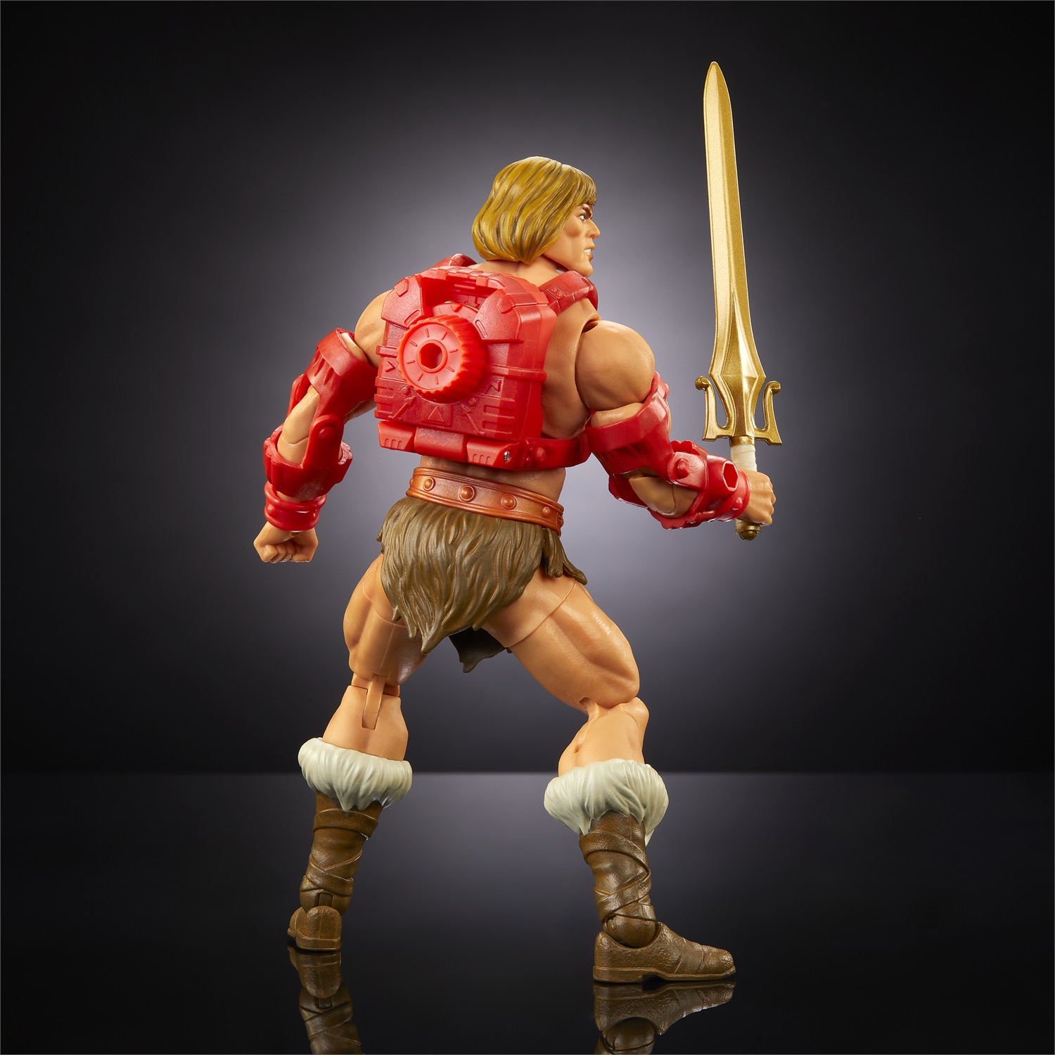 Masters of the Universe Masterverse - New Eternia He-Man Thunder Punch, action figure deluxe 18 cm con 30 punti d'articolazione, accessori e parti intercambiabili, giocattolo per bambini 6 anni