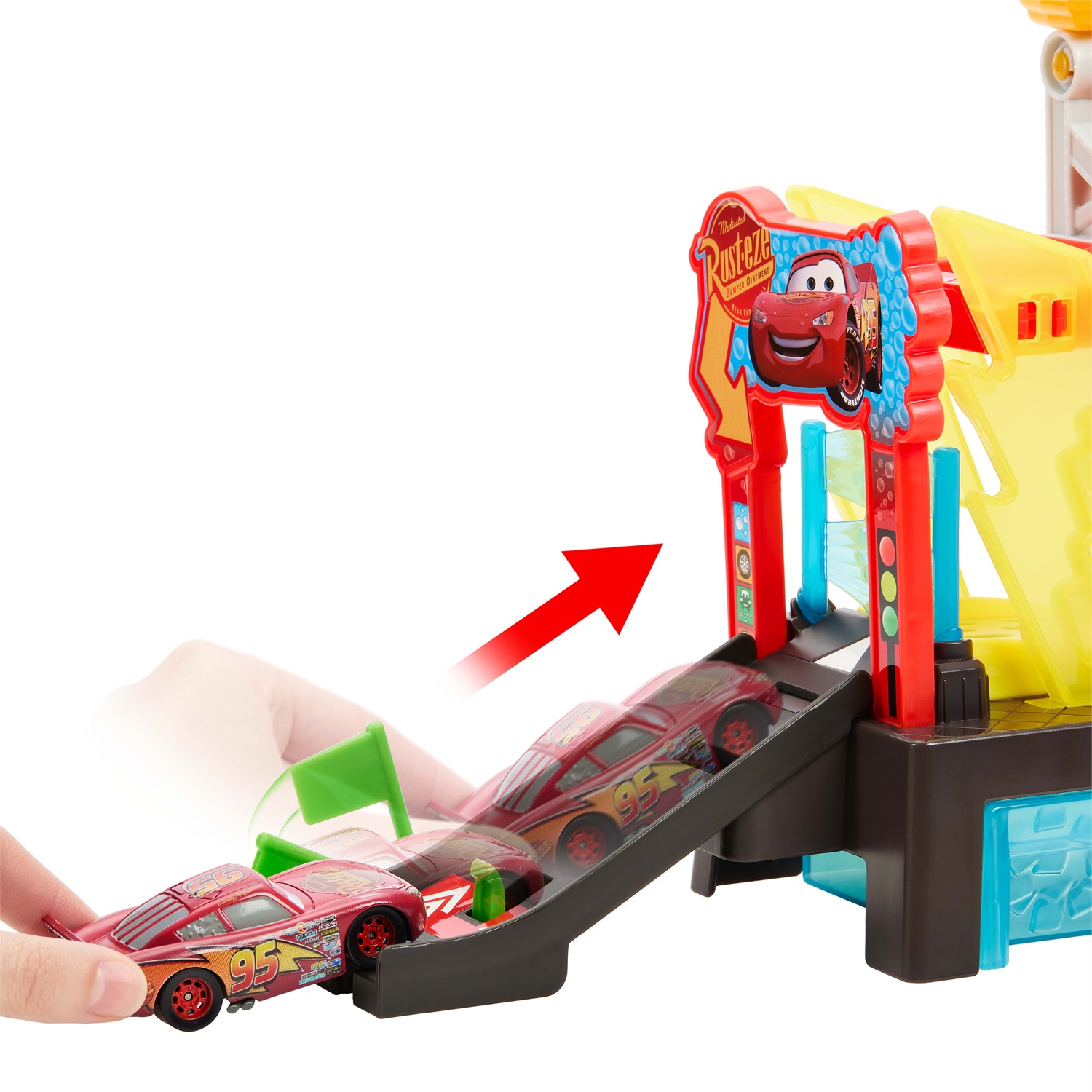Mattel Disney Pixar Cars - Autolavaggio Corsa Cambia Colore Playset con Rampa e Vasca, Include Veicolo Saetta McQueen Cambia Colore, Giocattolo per Bambini 4 Anni