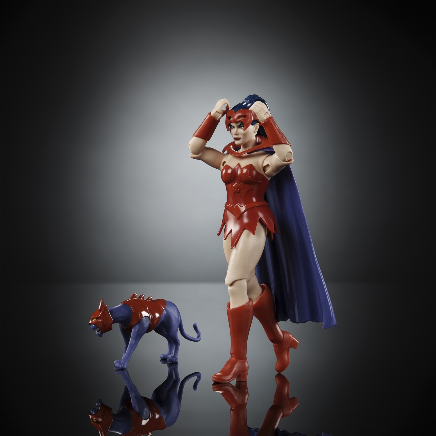 Mattel Masters of the Universe Origins Catra - Action Figure Eroina della Serie MOTU Anni '80 con Accessori Inclusi, Giocattolo da Collezione, 6 Anni