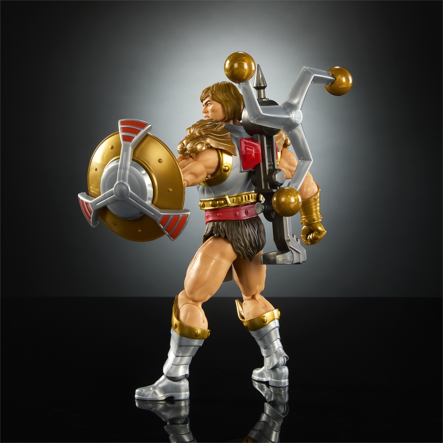 Mattel Masters of the Universe Masterverse - Flying Fists He-Man, action figure con arma rotante, scudo e 30 punti d'articolazione, per bambini 6 anni