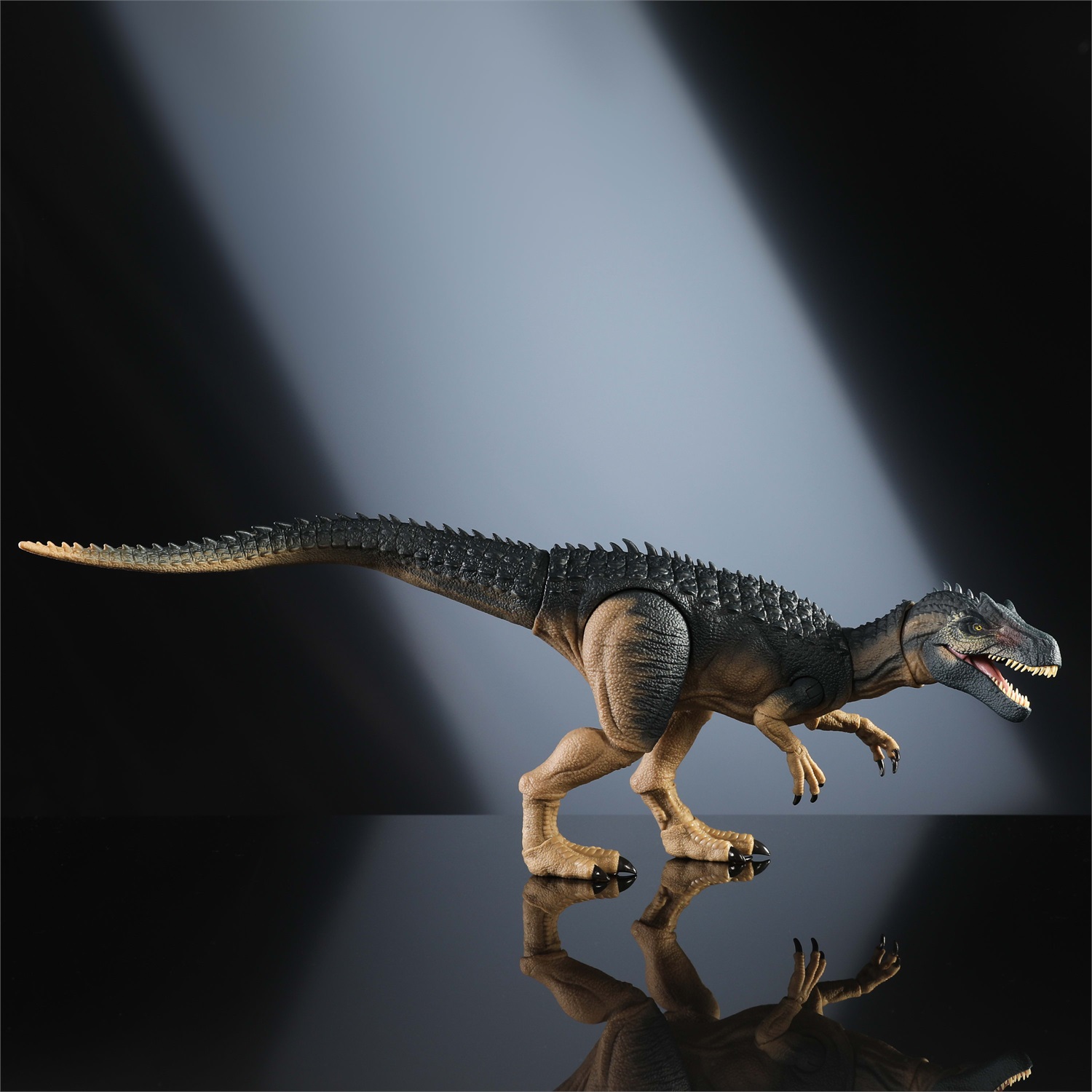 Mattel Jurassic World Hammond Collection - Action Figure Allosauro Articolato con Design Premium e Occhi di Vetro, 54 cm, Giocattolo per Bambini 8 anni, JCG13