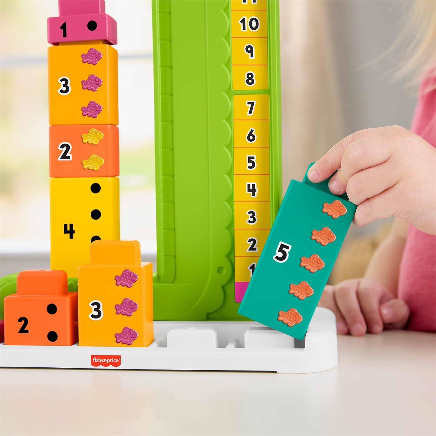 Fisher-Price Coccodrillo Conta e Somma JCT13 - Giocattolo educativo con 10 blocchi impilabili per l'apprendimento del conteggio e delle somme, adatto per bambini 3 anni