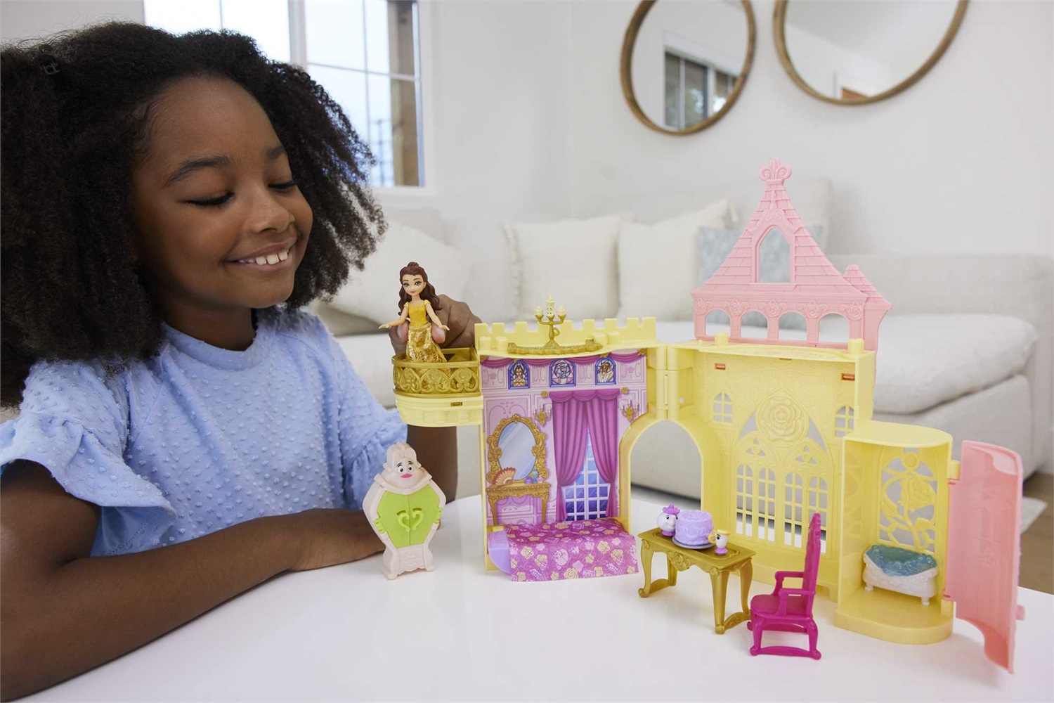 Mattel Disney Princess - Il Castello di Belle con Mini Bambola e 9 Accessori, Set da Gioco Ispirato a La Bella e la Bestia, 3 Anni, JDP54