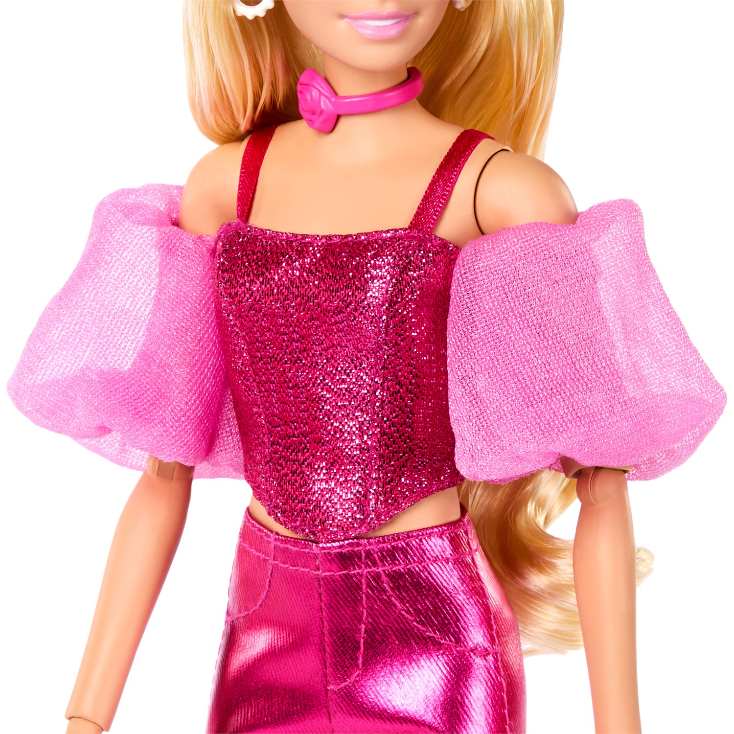 Mattel Barbie Deluxe Style n. 5 - Bambola con Abito Rosa Metallizzato, Top a Corsetto Scintillante, Pantaloni Lucidi e Accessori Inclusi
