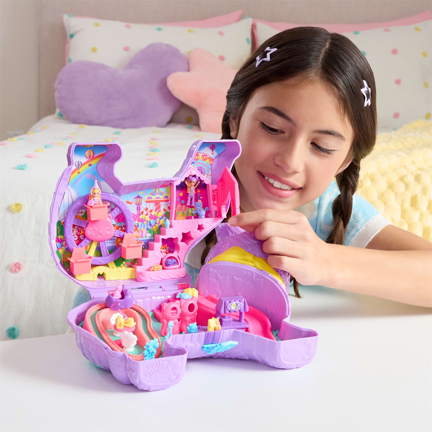 MATTEL Polly Pocket Gattino delle Feste - Set Pignatta con Ruota Panoramica, 2 Mini Bambole, Cuccioli e 23 Accessori a Sorpresa, Giocattolo per Bambini 4 Anni