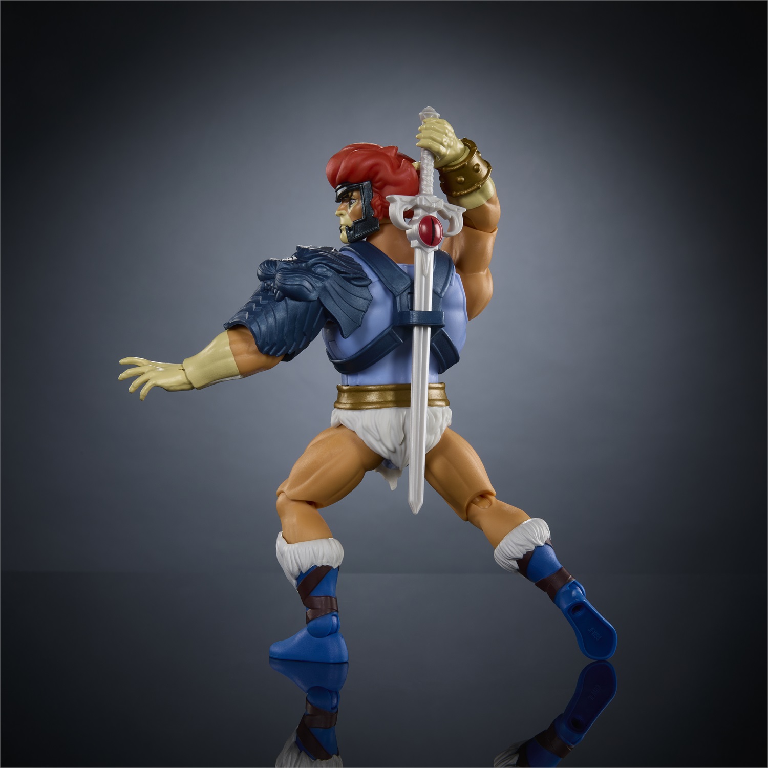 Mattel Lion-O - Figura d'Azione Snodabile 14 cm con Armatura Rimovibile e Mini Fumetto, Masters of the Universe x ThunderCats