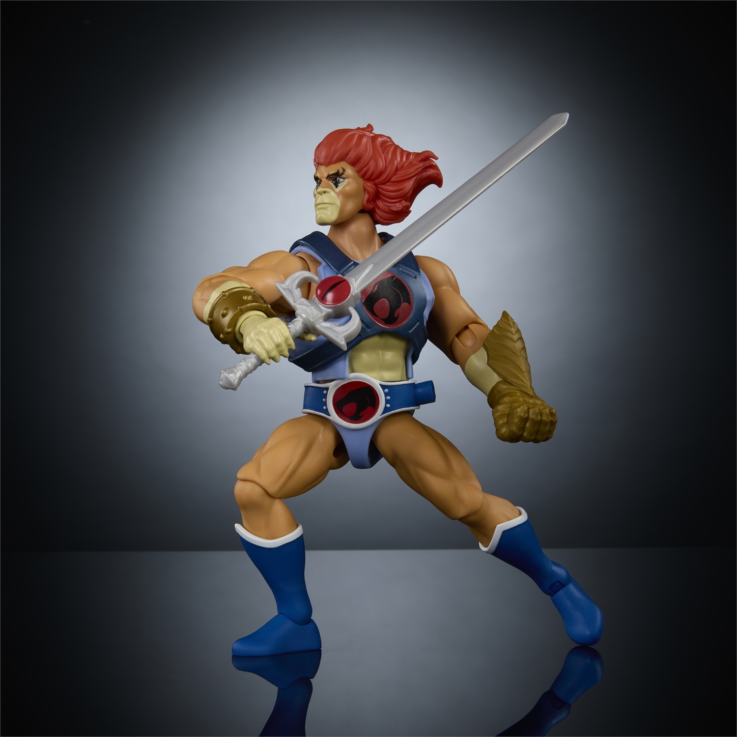 Mattel Lion-O - Figura d'Azione Snodabile 14 cm con Armatura Rimovibile e Mini Fumetto, Masters of the Universe x ThunderCats