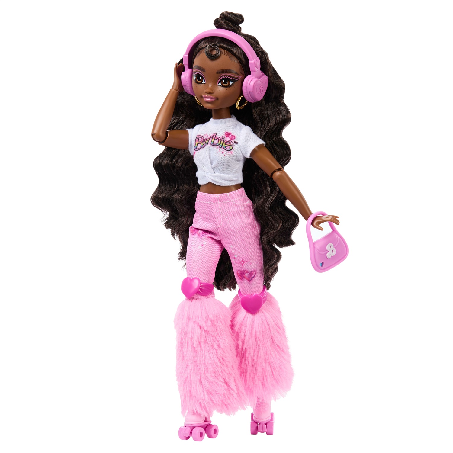Barbie Dream Besties Brooklyn - Bambola snodata alla moda con pattini a rotelle, capelli castano scuro e 9 accessori a tema musica e video, per bambini 4 anni