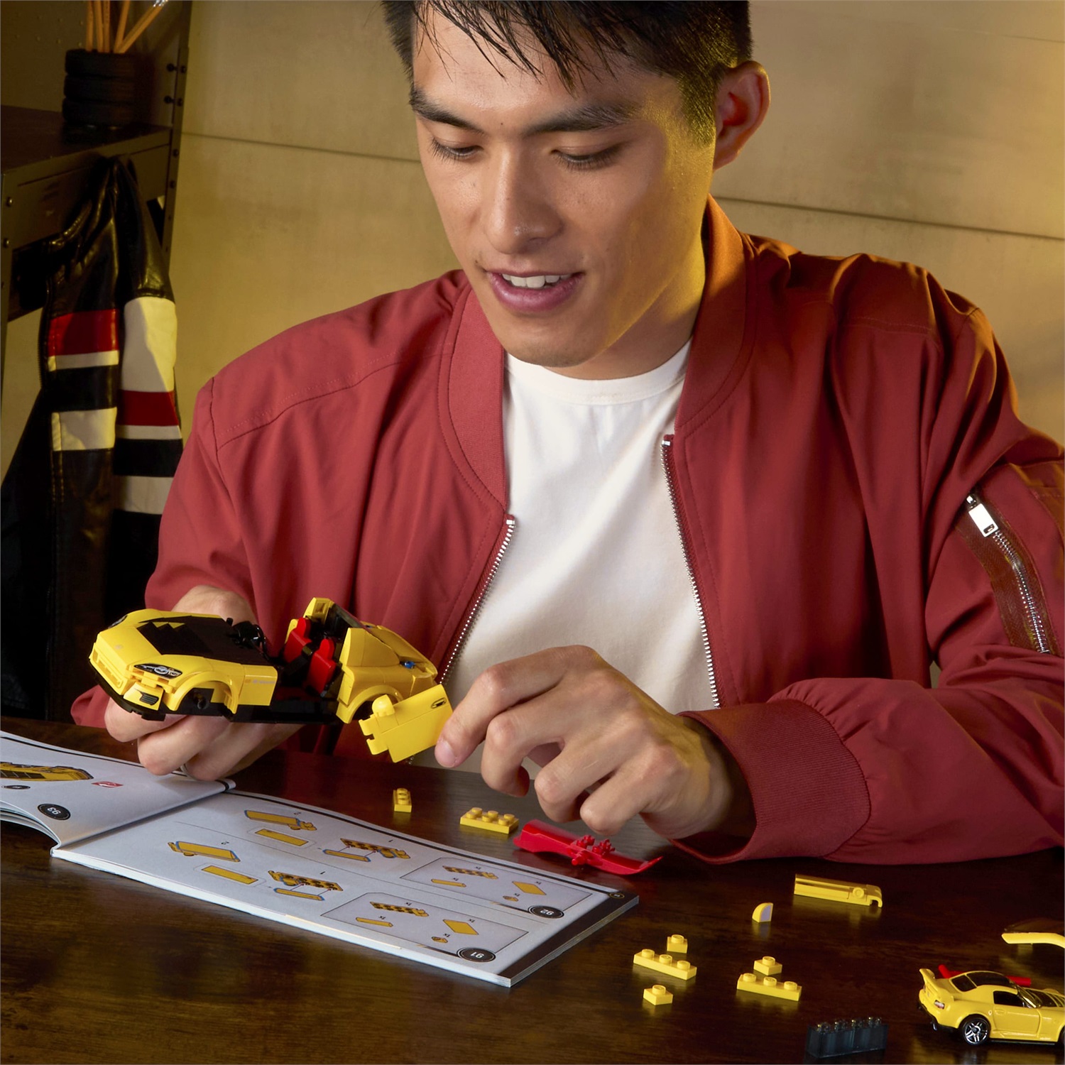 Mattel Brick Shop Hot Wheels - Set da costruire '07 Honda S2000 con 257 pezzi, dettagli realistici e adesivi per personalizzazione, 10 anni