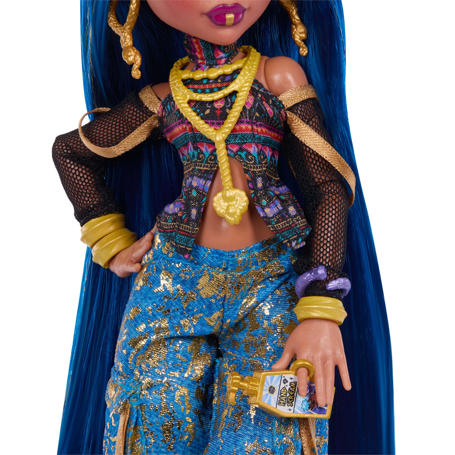 Monster High - Cleo De Nile, bambola con top a fiori, pantaloni cargo in denim dorato e 7 accessori inclusi