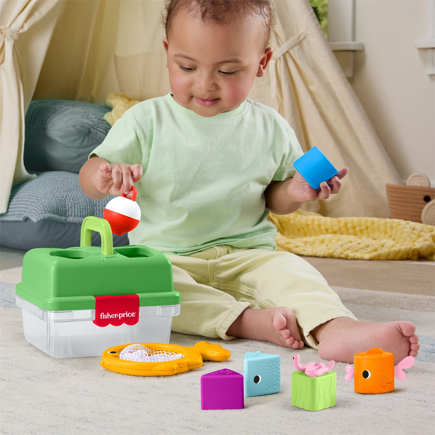 Fisher-Price Cassetta Amici della Foresta - Set a Tema Pesca con Retino e 6 Blocchi a Forma di Pesci per Sviluppare la Capacità di Risoluzione dei Problemi, 6 Mesi