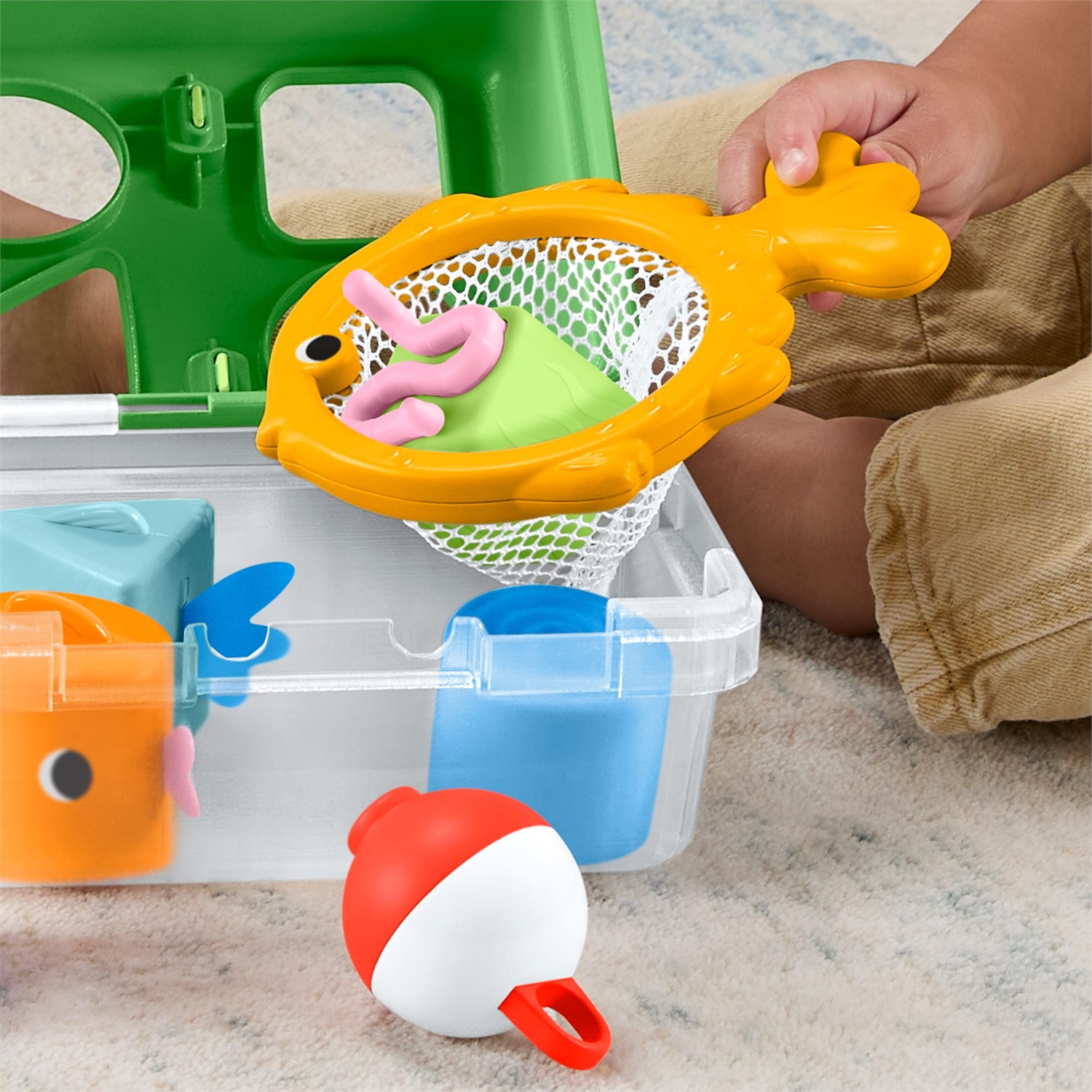 Fisher-Price Cassetta Amici della Foresta - Set a Tema Pesca con Retino e 6 Blocchi a Forma di Pesci per Sviluppare la Capacità di Risoluzione dei Problemi, 6 Mesi