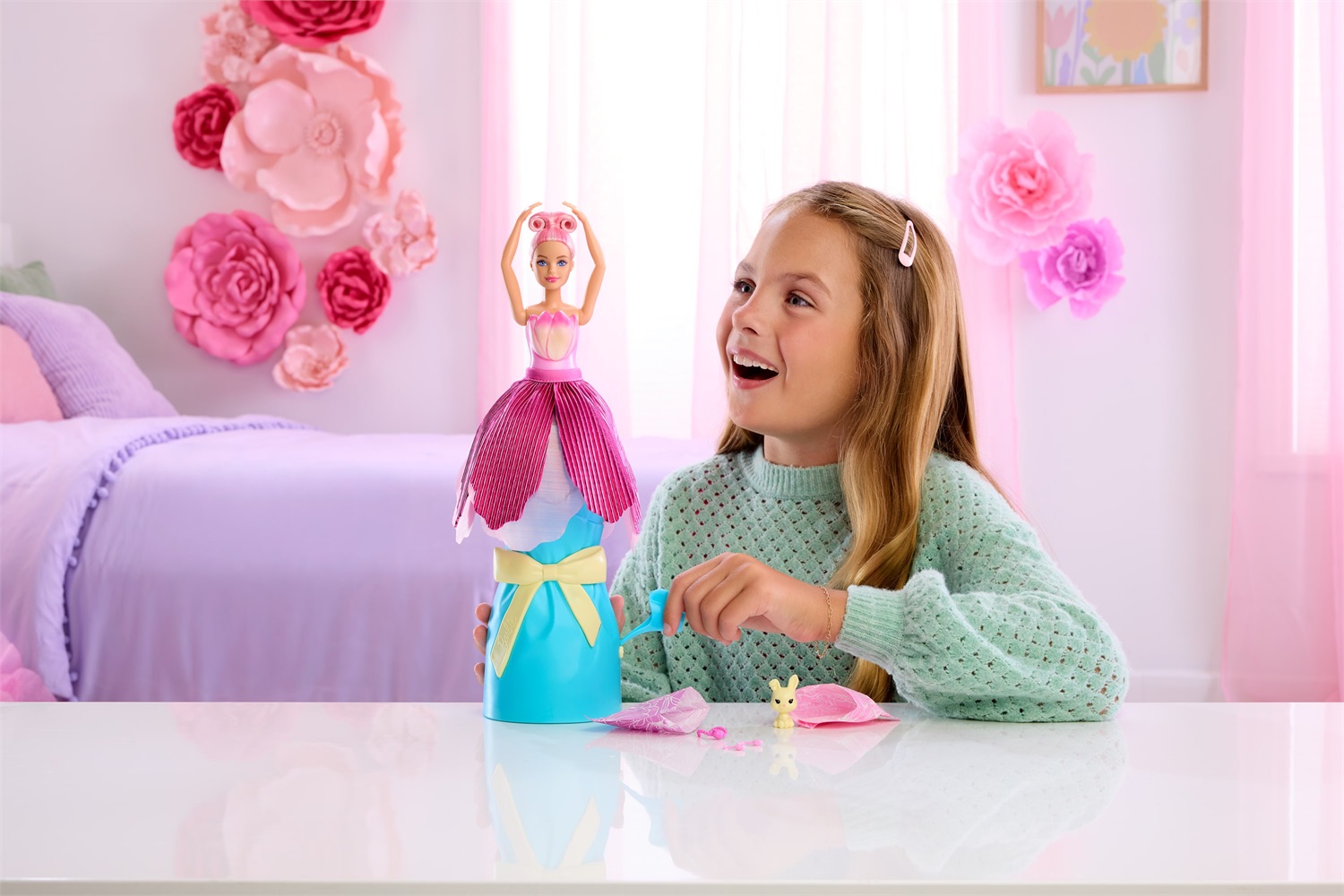 Barbie Flower Reveal - Bambola Profumata con Abito Floreale e Bouquet a Sorpresa