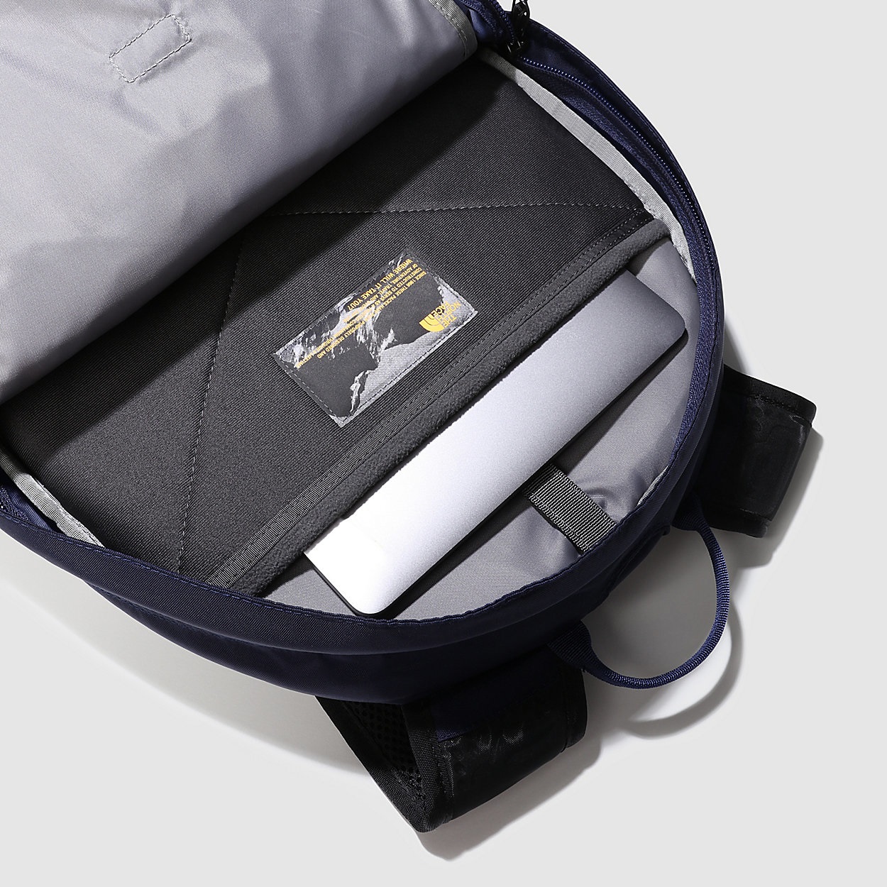 The North Face Borealis Classic Zaino Sportivo Unisex Navy/Tin Grey in Nylon - 29 Litri, Porta PC fino a 15'', Schienale Traspirante, Cintura Rimovibile