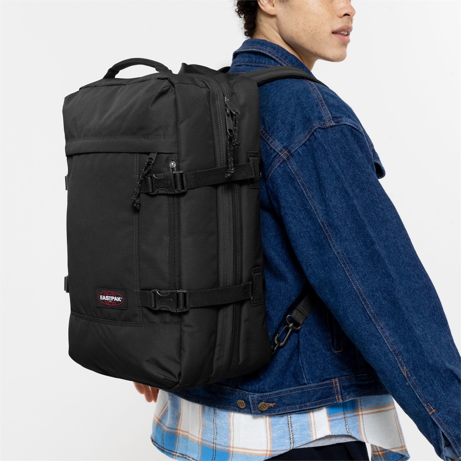 Eastpak Travelpack - Zaino da viaggio Nero in Nylon con Scomparto per Laptop fino a 17 pollici - 2 in 1