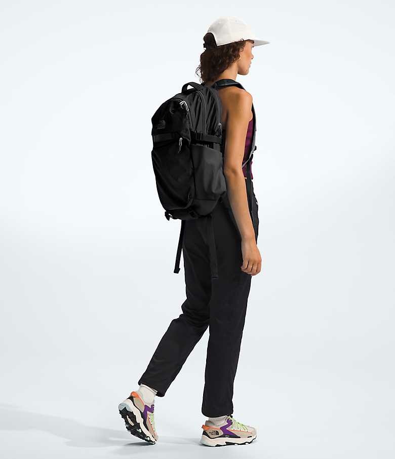 The North Face Zaino Router 40L Nero in Nylon Ripstop Riciclato con Scomparto per Laptop