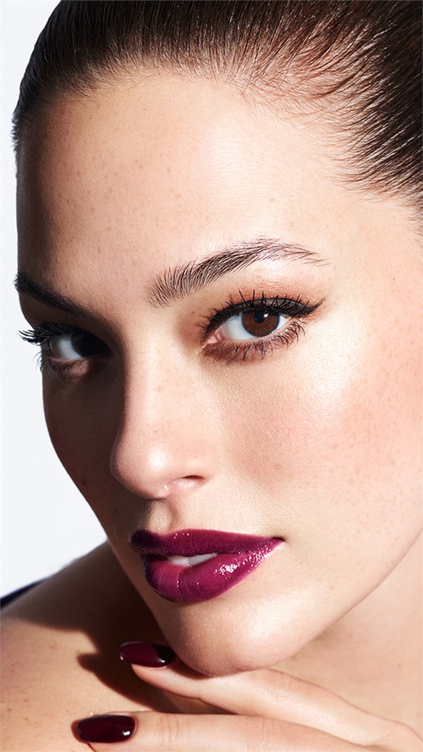 Revlon Super Lustrous Glass Shine Lipstick Beaming Strawberry - Rossetto Labbra Idratante e Brillante con Acido Ialuronico, Aloe e Quarzo Rosa