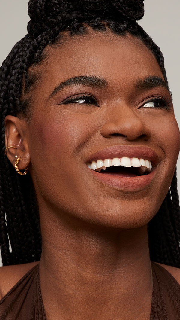 Revlon ColorStay Flex Wear Full Cover Concealer 10 ml 030 Light Medium - Infuso con Acido Ialuronico e Vitamina E, Flessibile e Lunga Tenuta