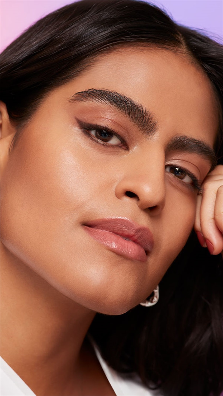 Revlon Illuminance Tinted Serum Fondotinta in Siero 417 Warm Caramel - Triplo Acido Ialuronico, SPF 15, 28 ml