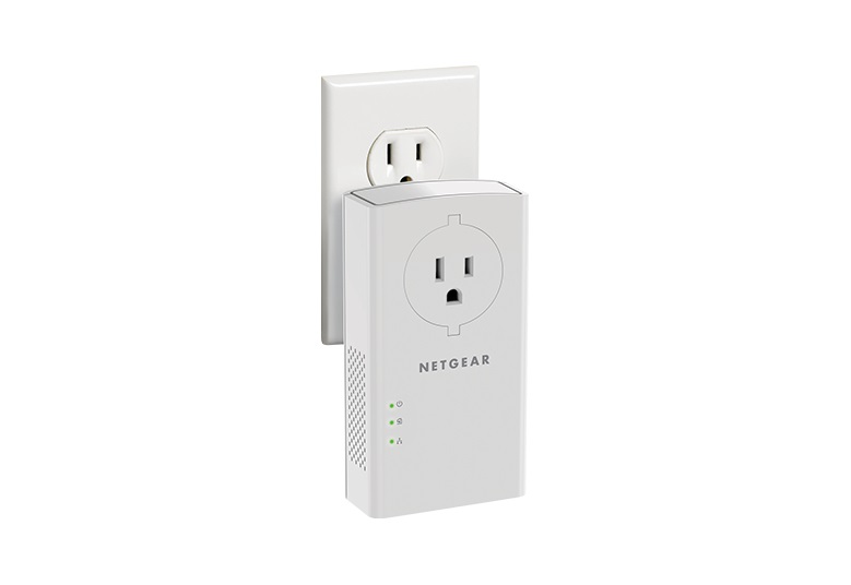 Netgear PLP2000-100FRS Adattatore Powerline Pack di 2 - 2000 Mbit/s, Gigabit Ethernet, Presa Femmina Integrata, Ideale per Streaming e Gaming