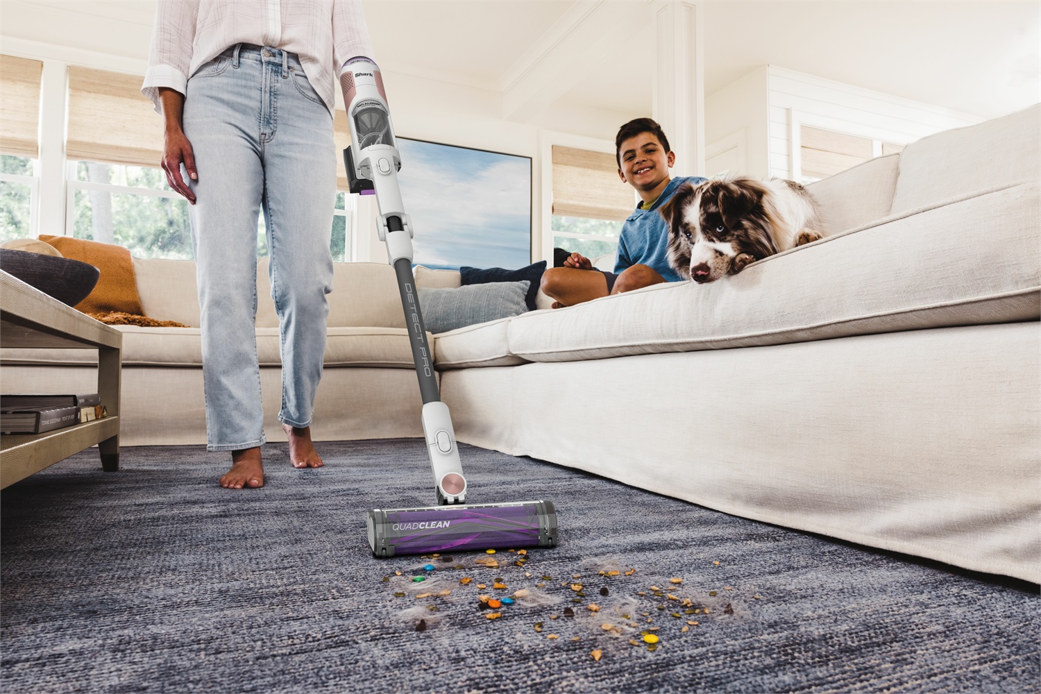 Shark Detect Pro IW1611EU - Aspirapolvere senza filo a batteria, 240 W, Senza sacco, Colore Bianco, Pulizia profonda con tecnologia di rilevamento intelligente