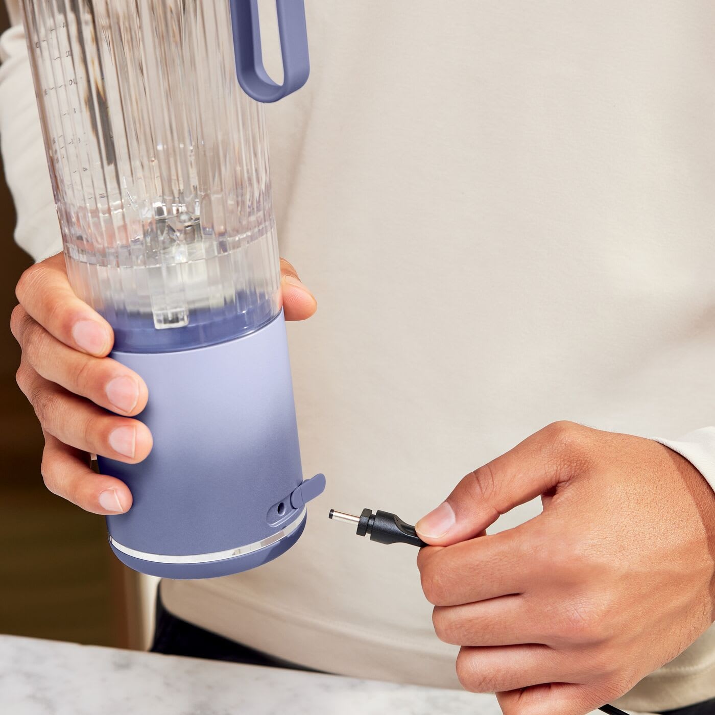 Ninja Frullatore Portatile Blast Max BC251 - 570ml, Batteria Ricaricabile, Coperchio Anti-perdita, 3 Funzioni di Miscelazione, Colore Lavanda