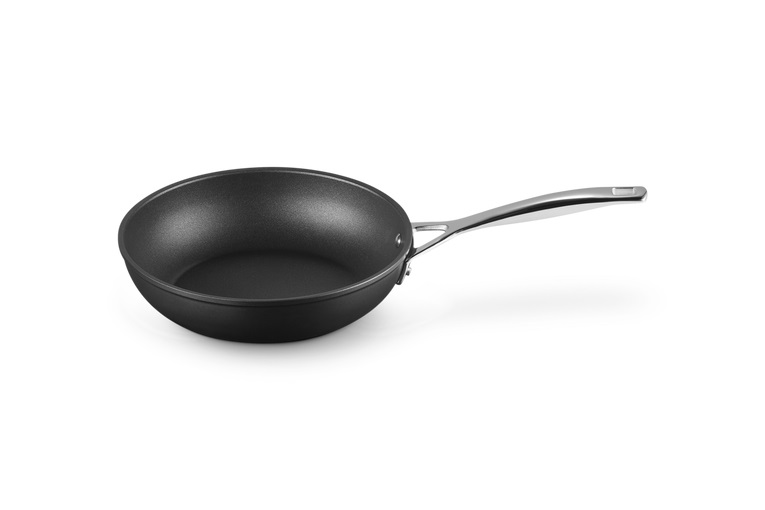 Le Creuset Padella Alta in Alluminio Antiaderente 24 cm con Manico Lungo - Compatibile con Induzione e PFOA Free