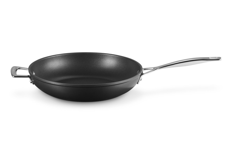 Le Creuset Padella Alta Antiaderente in Alluminio con Manico Lungo 30 cm - Compatibile con Induzione, Nero