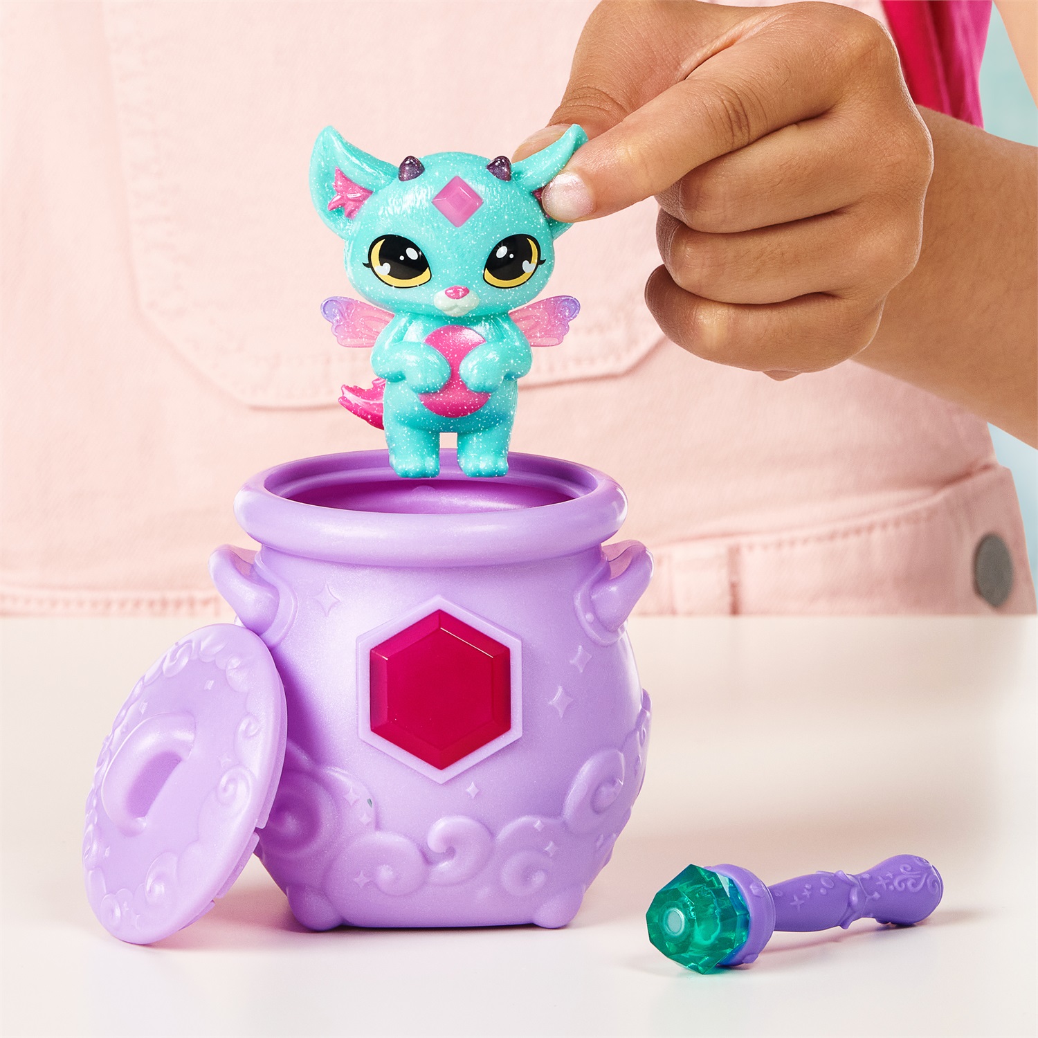 Moose Toys Magic Mixies Mixlings Sparkle Magic - Confezione da 4 Bacchette Magiche per Bambini dai 5 Anni