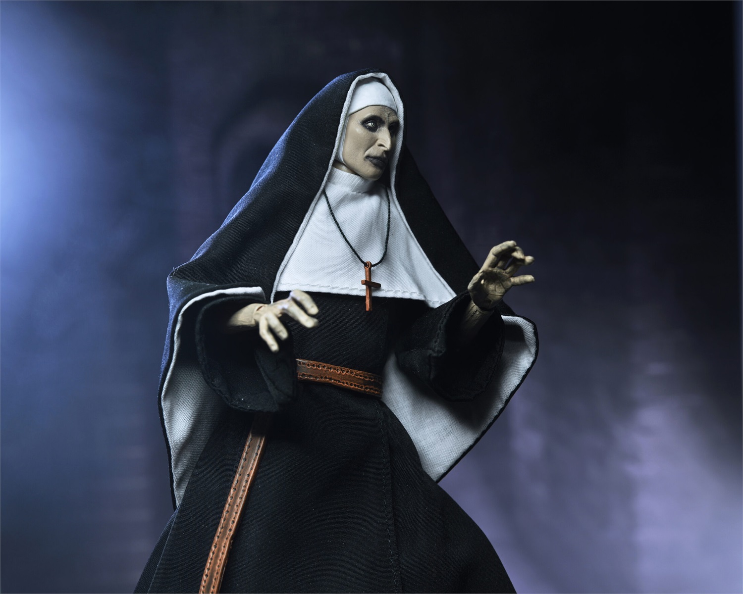 NECA The Conjuring Universe Ultimate Action Figure The Nun (Valak) 18 cm con accessori intercambiabili