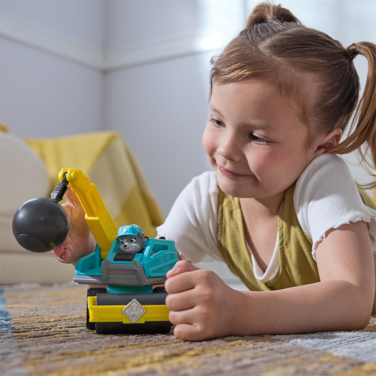 Spin Master Rubble & Crew Veicolo da Lavoro Motor con Palla Demolitore e Personaggio da Collezione - Camion per Bambini 3