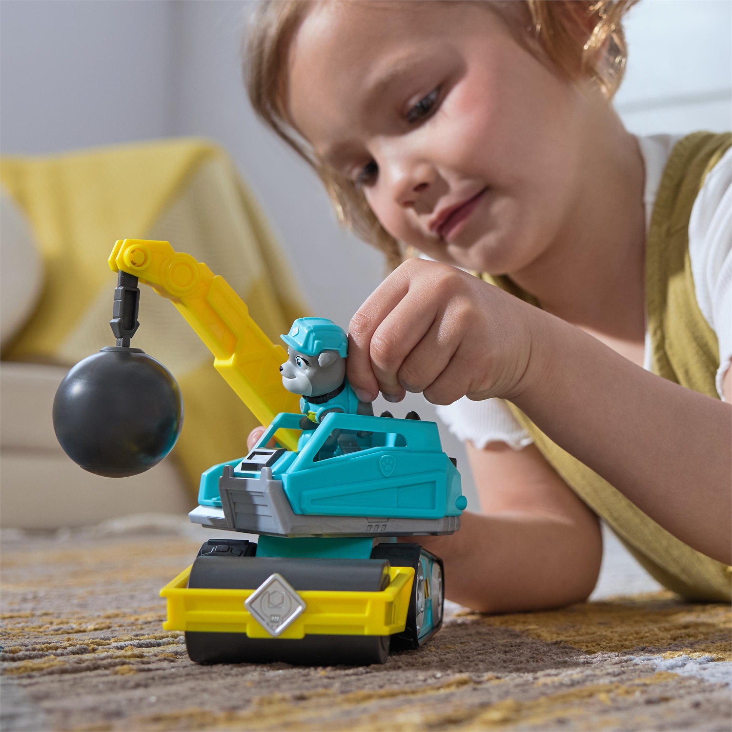 Spin Master Rubble & Crew Veicolo da Lavoro Motor con Palla Demolitore e Personaggio da Collezione - Camion per Bambini 3