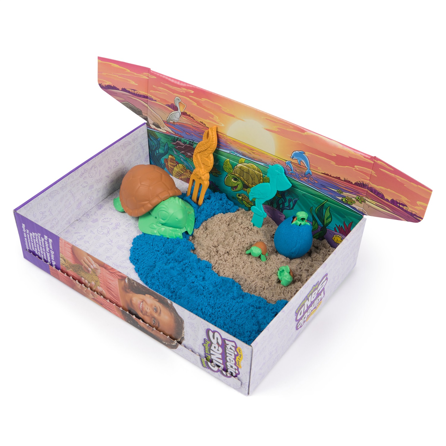Kinetic Sand Project Planet Spiaggia delle Tartarughe - 396 g di sabbia da gioco, attrezzi e formine, realizzato con 100% plastica riciclata, imballaggio certificato FSC, giocattolo sensoriale per bambini dai 3 anni