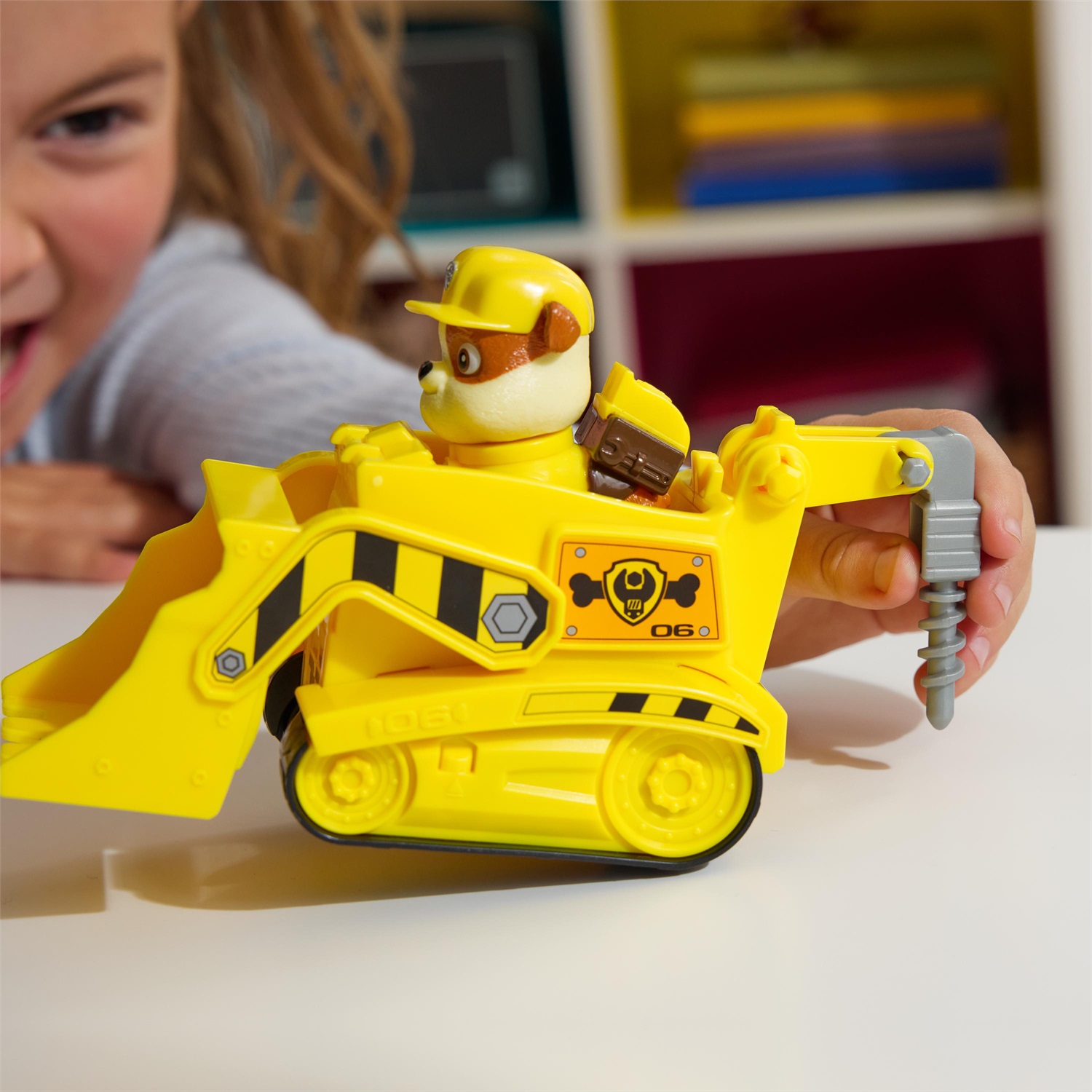 Spin Master Paw Patrol Bulldozer di Rubble - Veicolo Giocattolo con Cingoli Funzionanti e Figura Inclusa, Adatto a Bambini 3 Anni