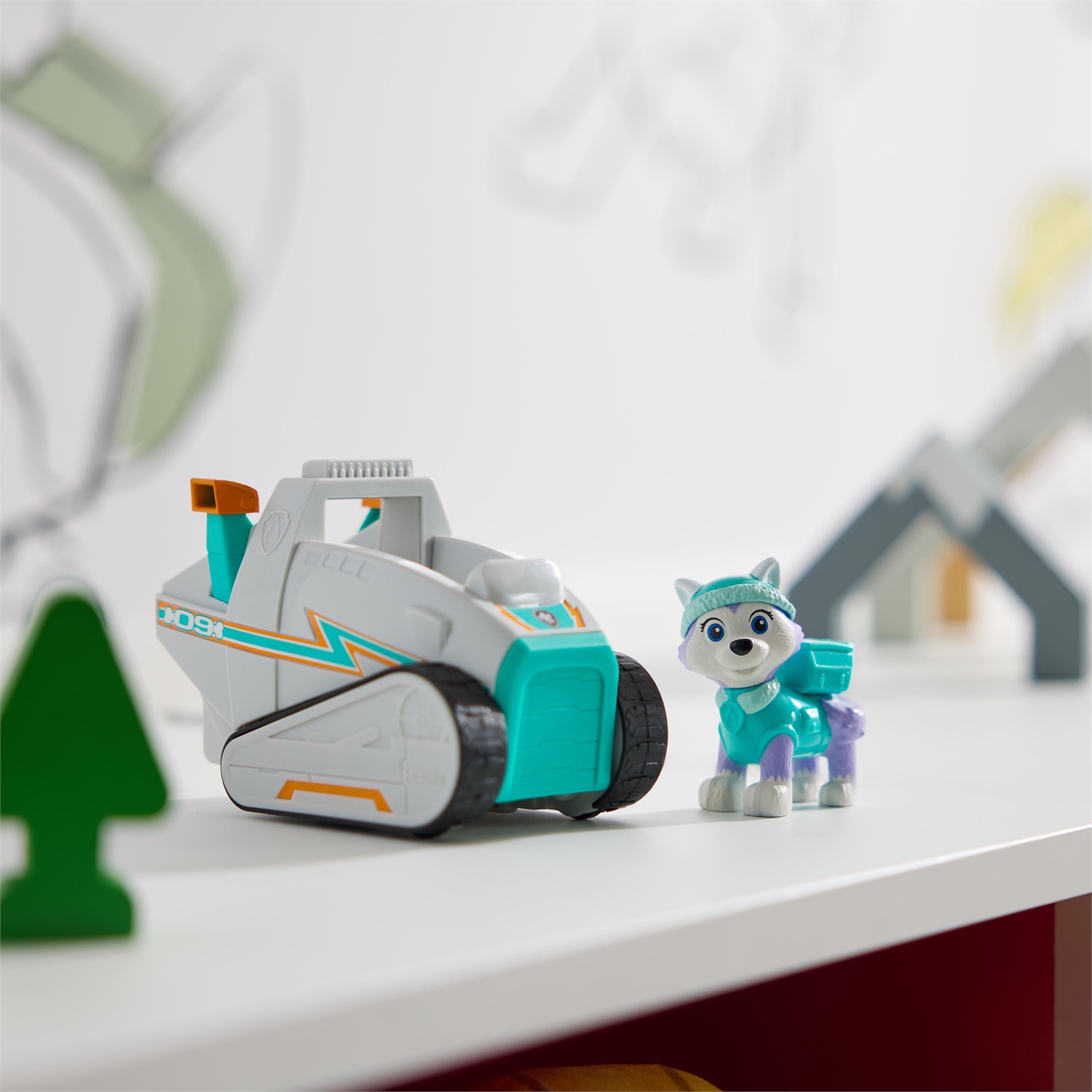 Spin Master PAW Patrol Veicolo Spazzaneve di Everest con Personaggio da Collezione - Eco-Friendly