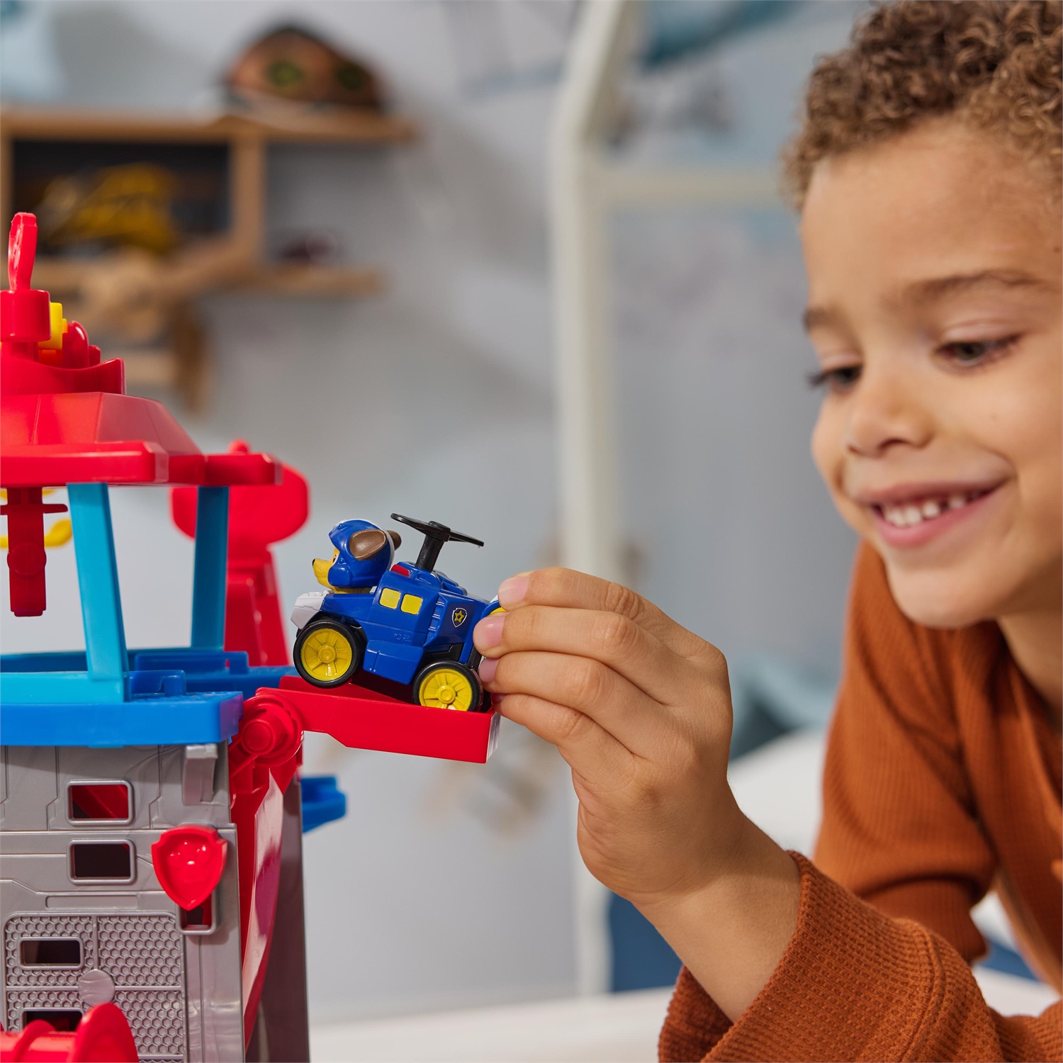 SPIN MASTER Paw Patrol Air Rescue - Set di Gioco Pup Squad Aeroporto di Adventure Bay con Veicolo Giocattolo di Chase, oltre 30 cm, più di 7 aree di gioco, per bambini 3 anni