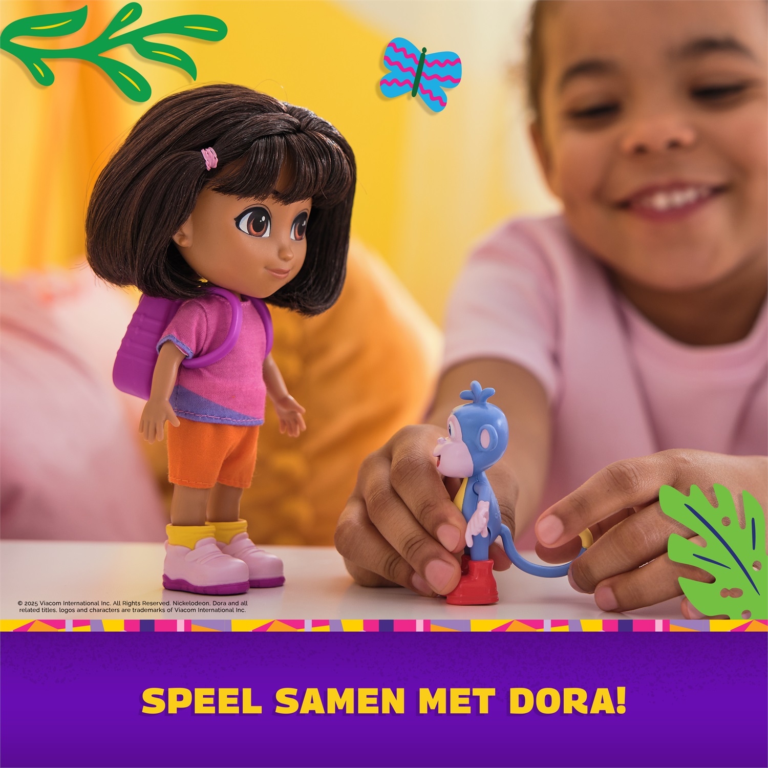 Spin Master Dora l'Esploratrice - Bambola da 15,2 cm con Abiti, Zainetto e Personaggio Boots, Giocattolo per Bambini dai 3 Anni in Su