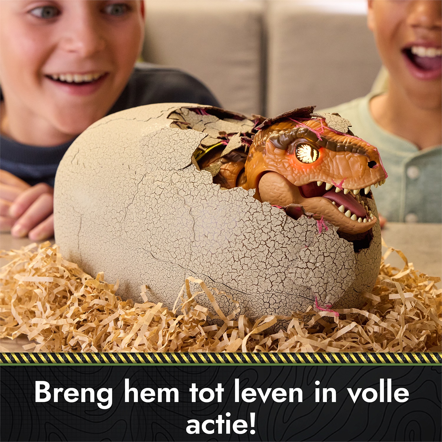 Spin Master Jurassic World Primal Hatch – Dinosauro Interattivo T-Rex con Uovo, Fai Schiudere e Addestra il Tuo Cucciolo con Oltre 100 Suoni e Reazioni, Giocattolo per Bambini e Bambine dai 5 Anni in Su