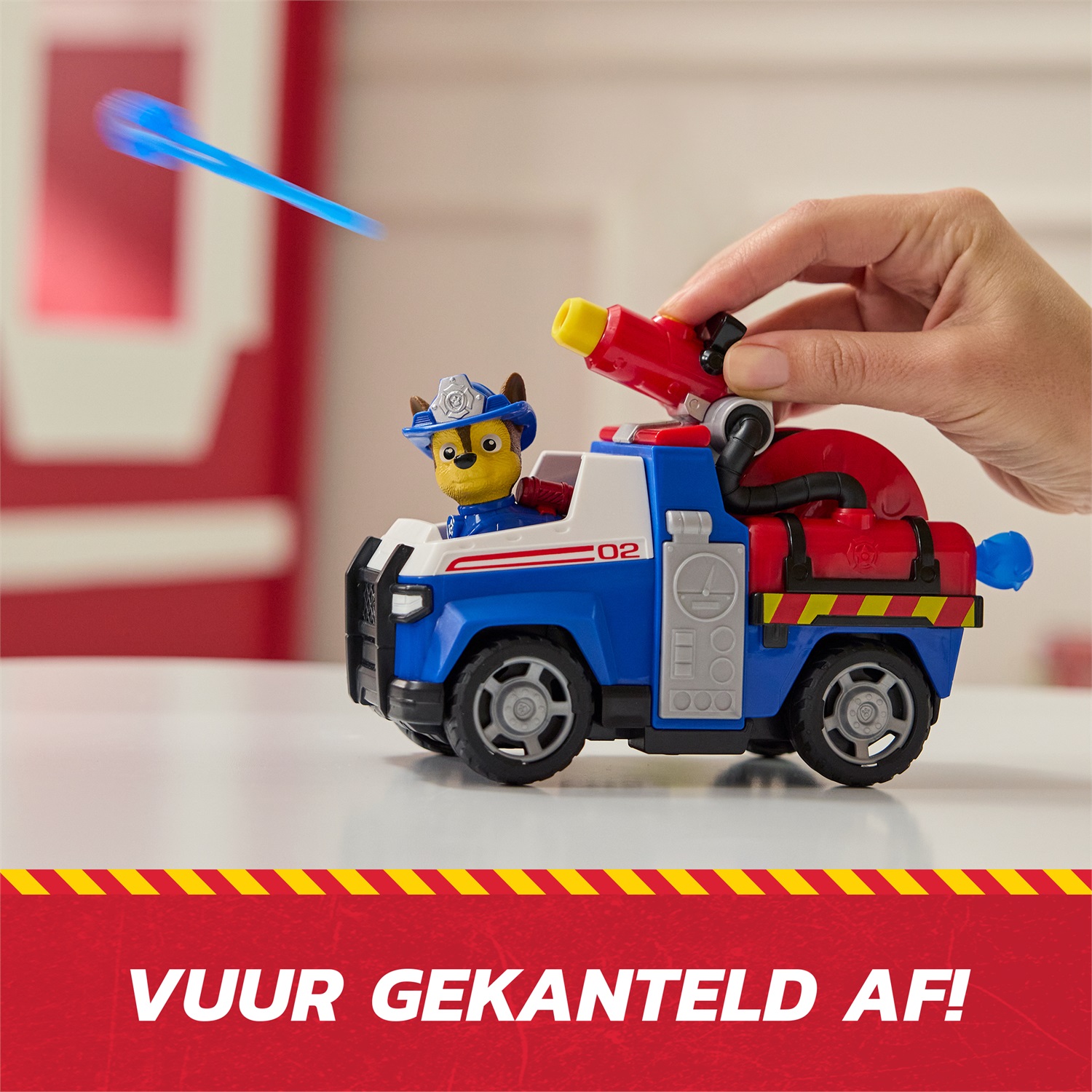 SPIN MASTER PAW Patrol Fire Rescue: Veicolo Antincendio di Chase 17,7 cm con Personaggio Chase 5 cm, Lanciamissili Inclinabile e Camion Giocattolo per Bambini 3 Anni