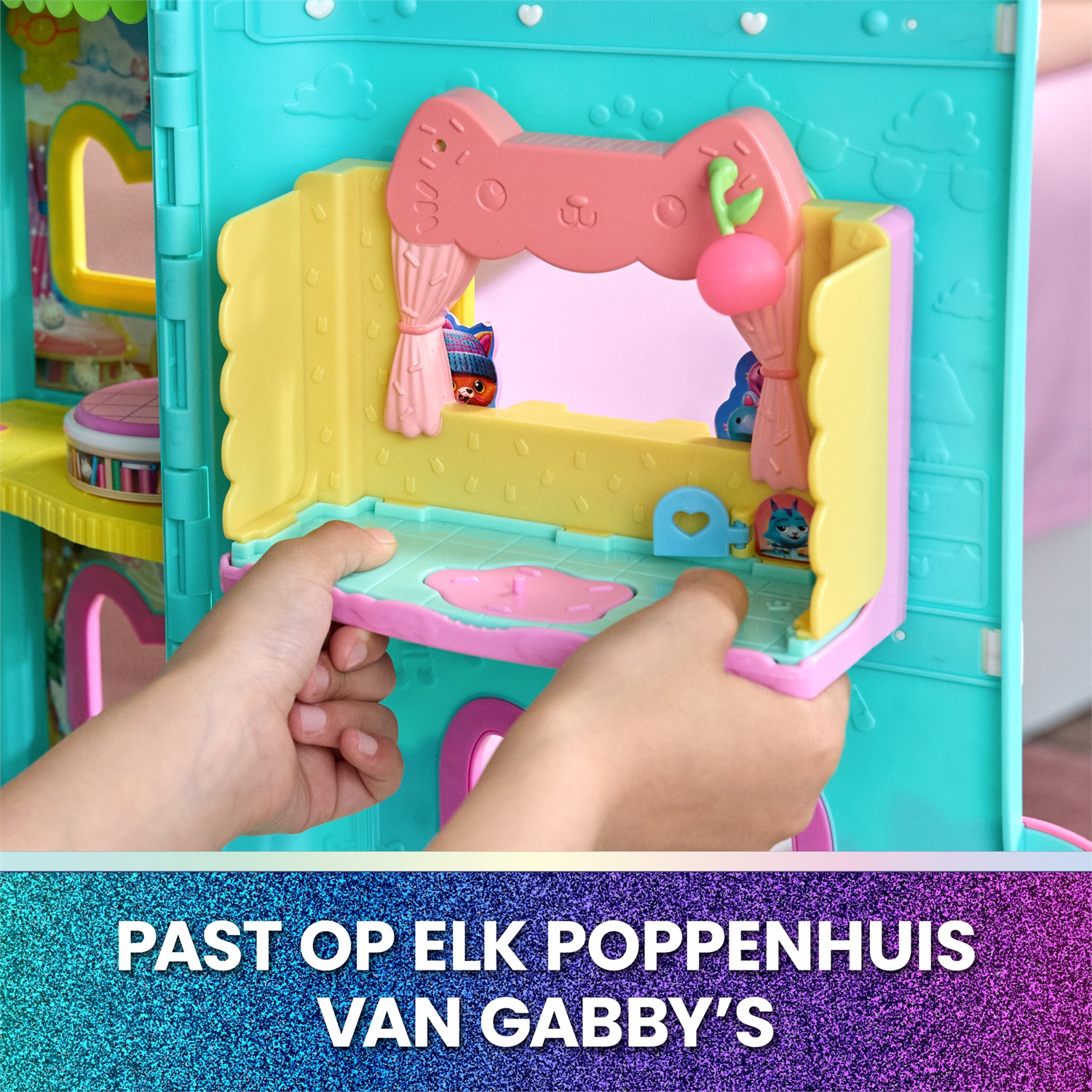 Spin Master Gabby's Dollhouse: The Movie - La Stanza Cucina Cake-tastica con Personaggio Cakey e 8 Accessori | Playset da 10 Pezzi per Bambini dai 3 anni in su