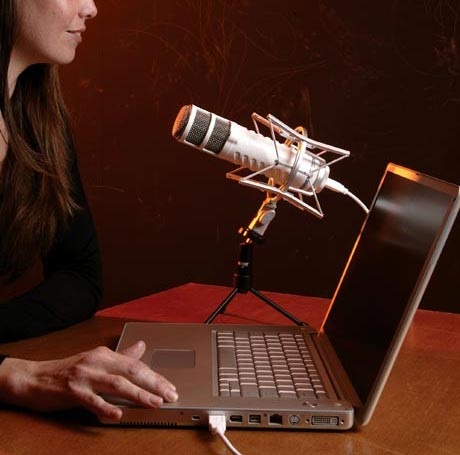 RØDE Podcaster Microfono Dinamico USB per Podcasting, Streaming e Gaming - Qualità Audio Broadcast, Capsula da 28mm, Risoluzione 18 bit, Campionamento 8-48 kHz, Compatibile con Windows e Mac