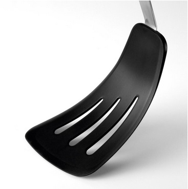 OXO Good Grips Paletta Flessibile per Omelette in Silicone e Acciaio Inox - 34 cm, Antigraffio e Resistente al Calore