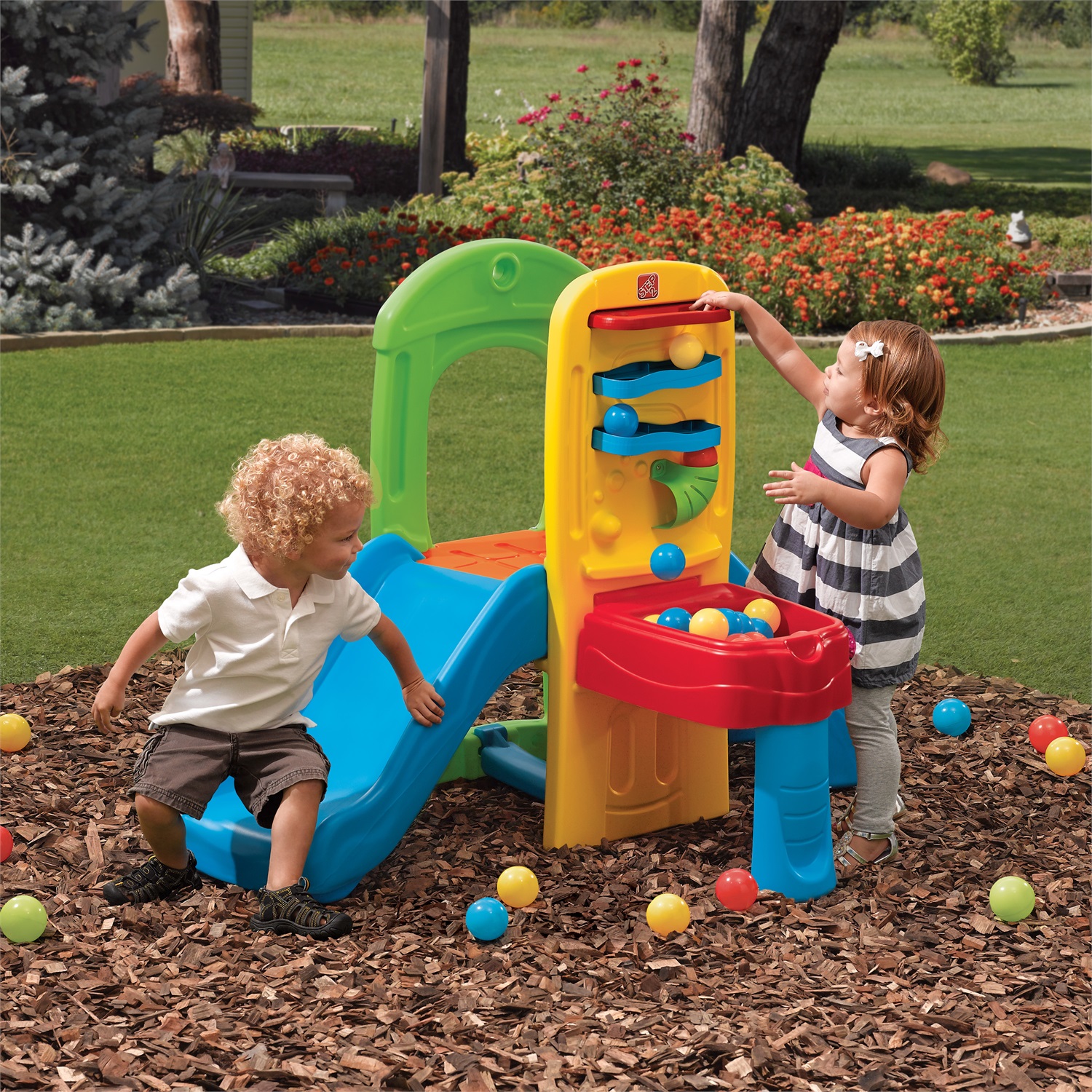 Step2 Play Ball - Parco Giochi con Scivolo e 10 Palline per Bambini