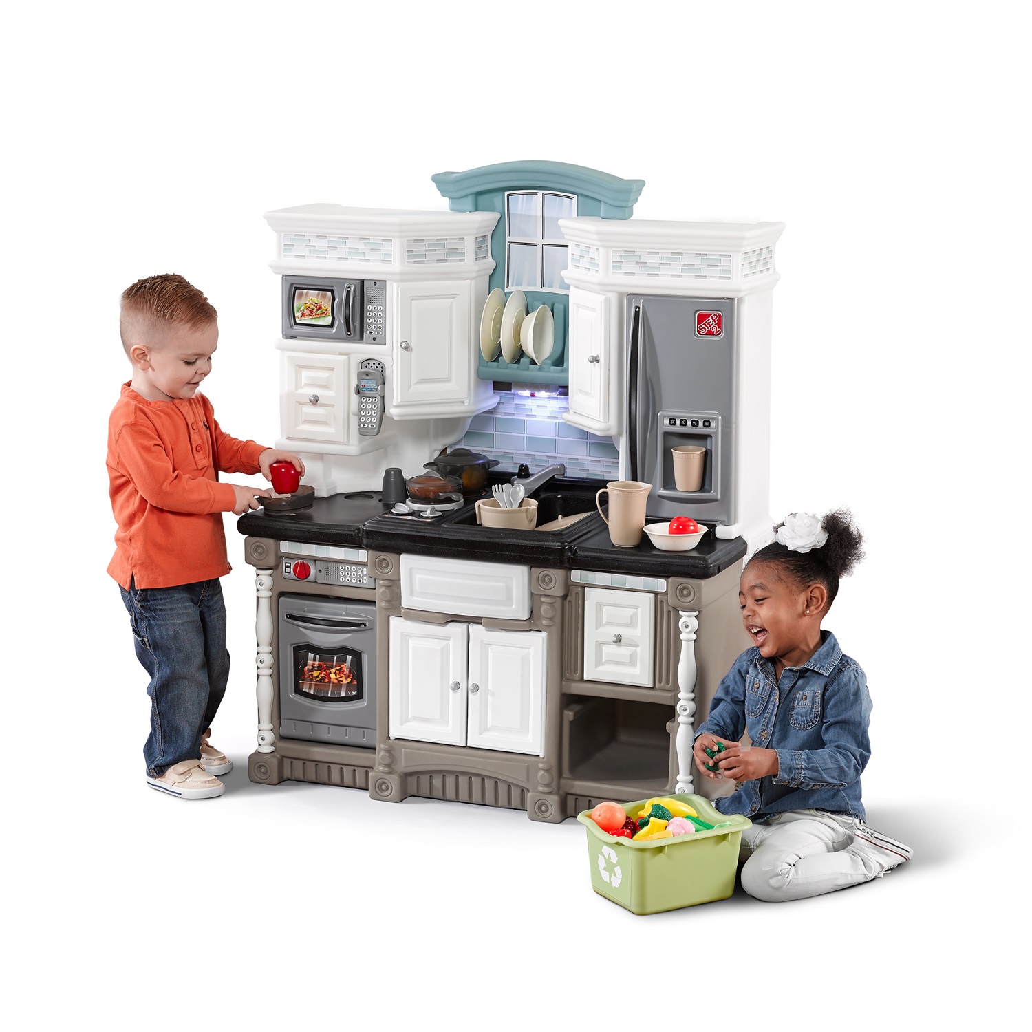 Step2 Cucina Dei Sogni con 38 Accessori e Funzioni Elettroniche - Gioco Realistico per Bambini